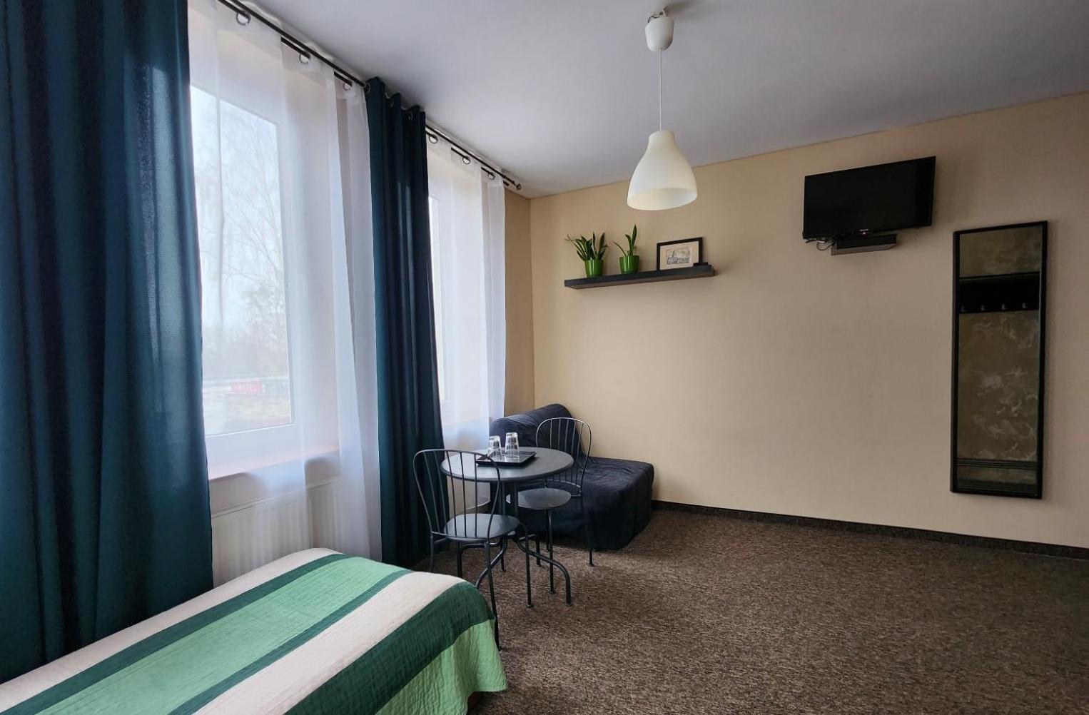 Hostel Zamosc - Pokoje Goscinne - Bezplatny Parking Exterior photo